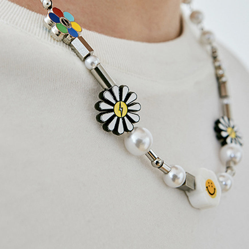 Daisy Pearl Smiley Necklace